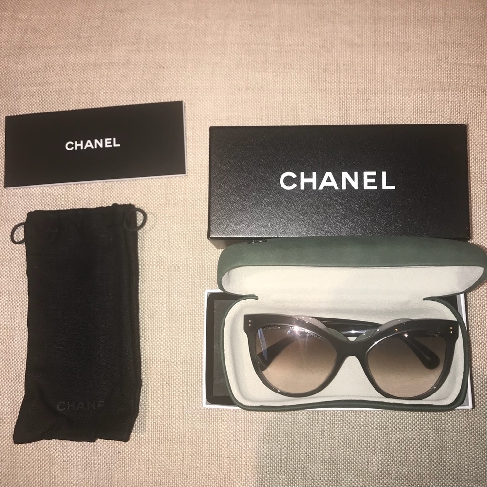 **AUTHENTIC** CHANEL RUNWAY CAT EYE SUNGLASSES